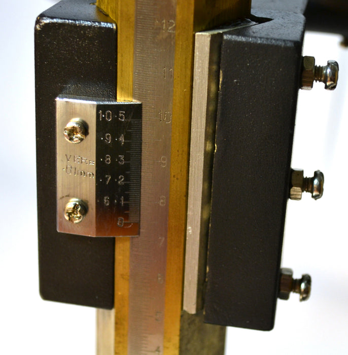 Vernier Travelling Microscope with 10x Magnification, Comes with Locking Wooden Storage Case